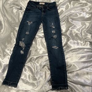 ♡distressed jeans ♡